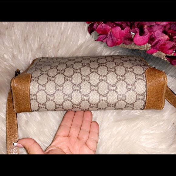 GUCCI PLUS Vintage Monogram Crossbody Bag - Picture 7 of 14